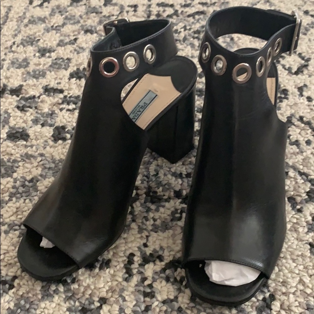 NWOT Prada Open Toe Mule Grommet Detail 37.5